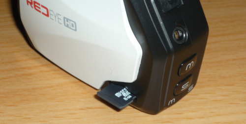 MicroSDカード挿入位置